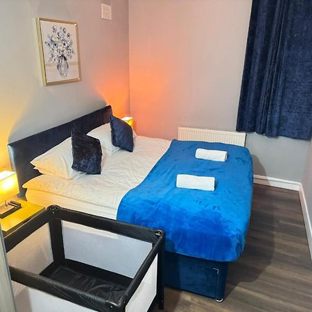 Апартаменти 2 Bed Town Centre Nr Theatre Free Park Wi-Fi & Garden Ейлзбері Екстер'єр фото