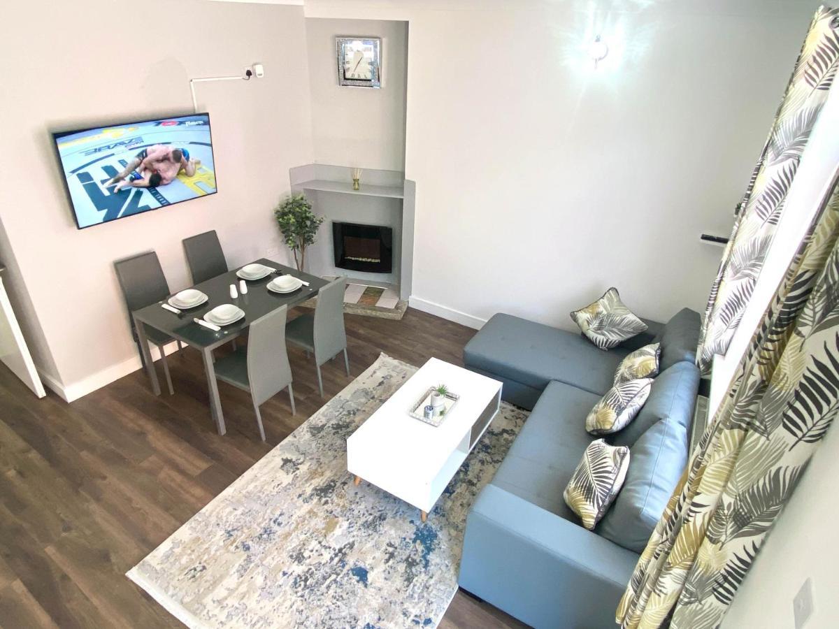 Апартаменти 2 Bed Town Centre Nr Theatre Free Park Wi-Fi & Garden Ейлзбері Екстер'єр фото