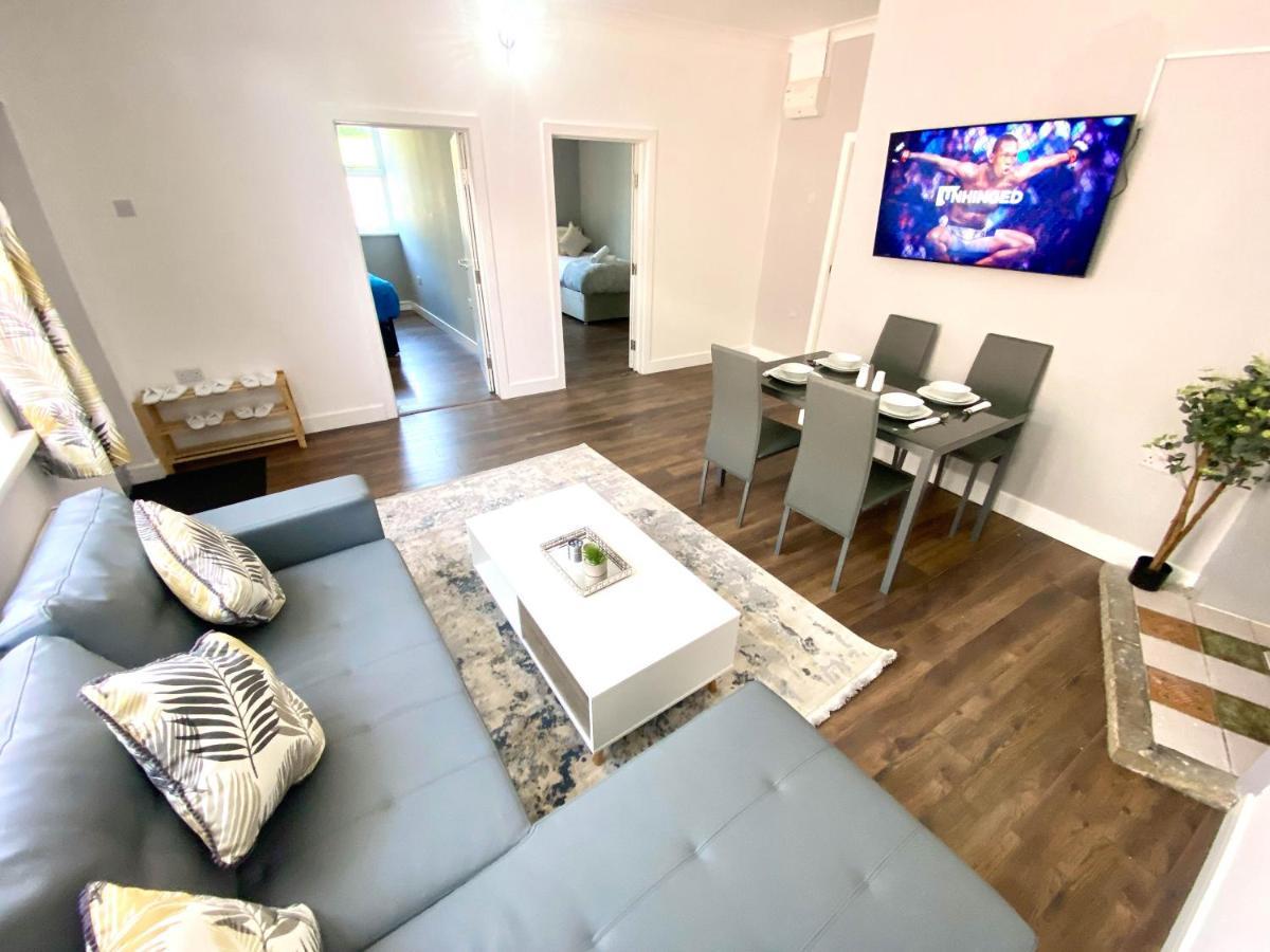 Апартаменти 2 Bed Town Centre Nr Theatre Free Park Wi-Fi & Garden Ейлзбері Екстер'єр фото