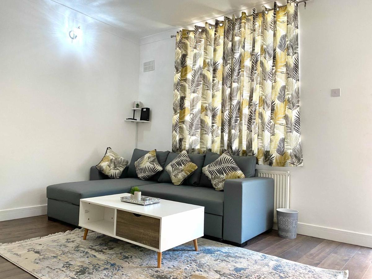 Апартаменти 2 Bed Town Centre Nr Theatre Free Park Wi-Fi & Garden Ейлзбері Екстер'єр фото