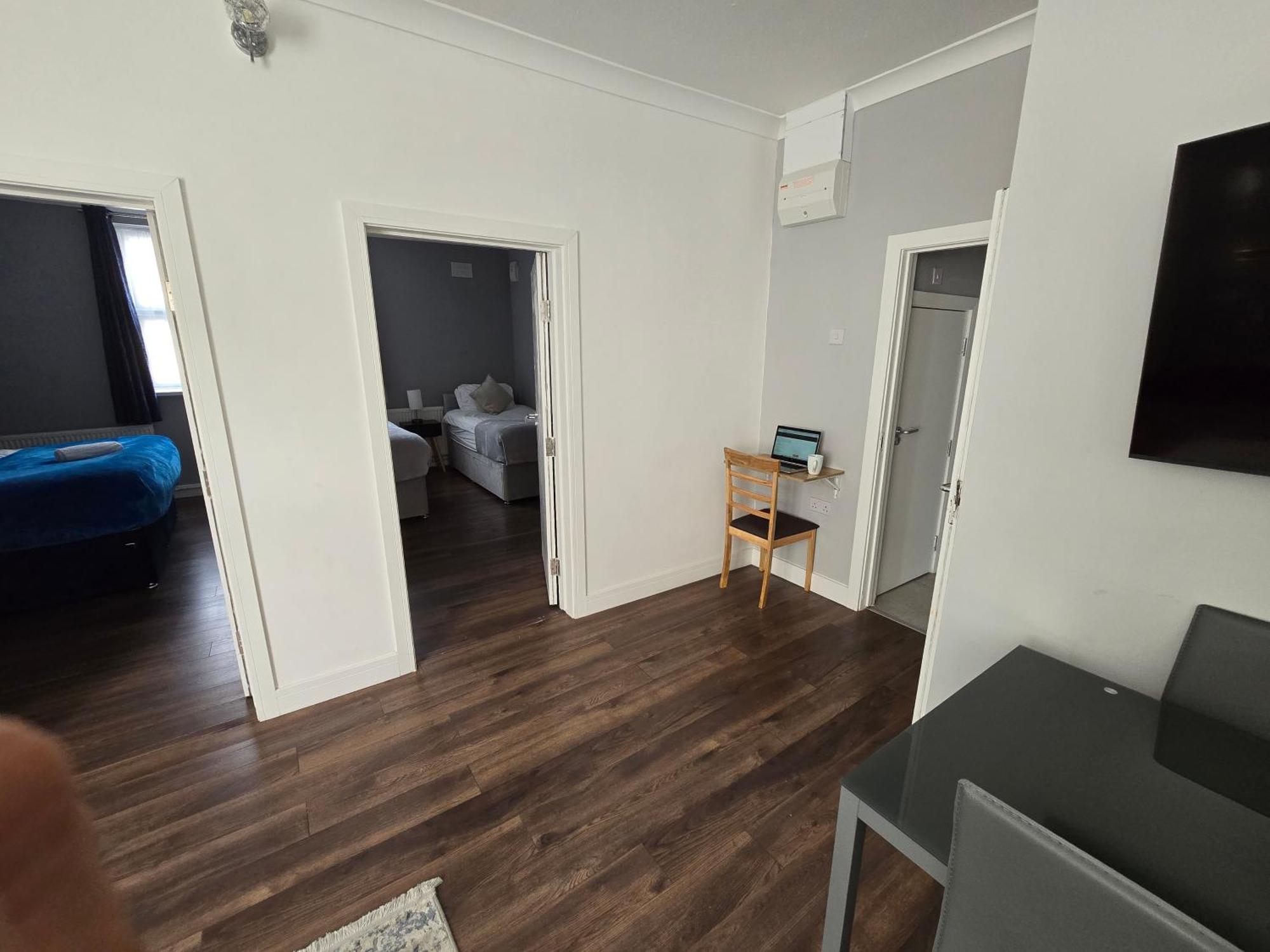 Апартаменти 2 Bed Town Centre Nr Theatre Free Park Wi-Fi & Garden Ейлзбері Екстер'єр фото